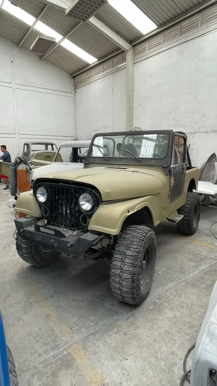 Jeep CJ7 en preparación